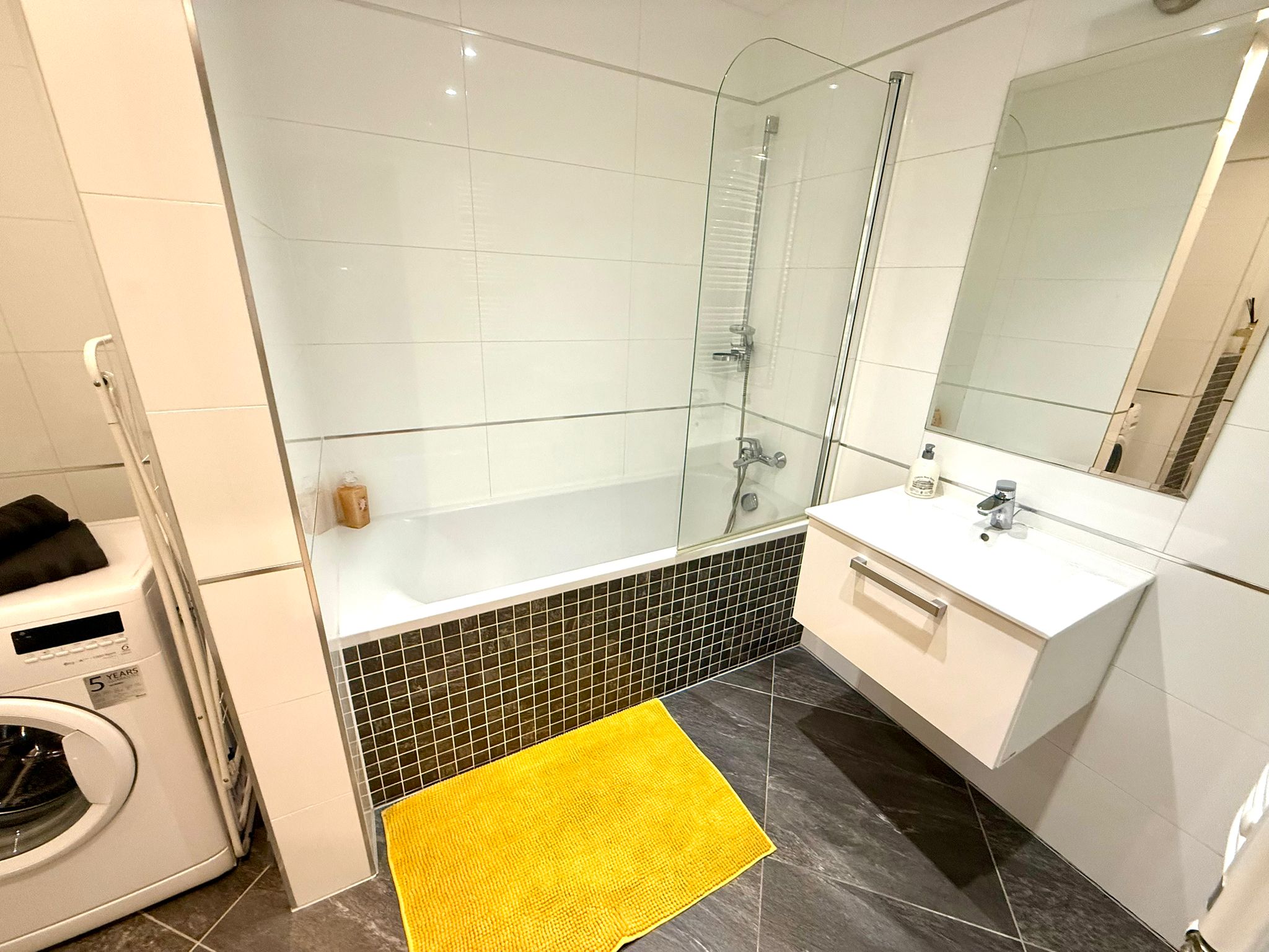 Bathroom with tub